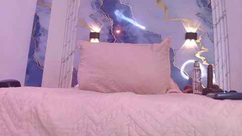 Snapshot of _lorrayne_ chatting on 09.30.25 Lorrayne online show from 09.30.25