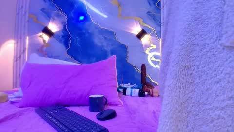 Lorrayne online show from 11.28.25