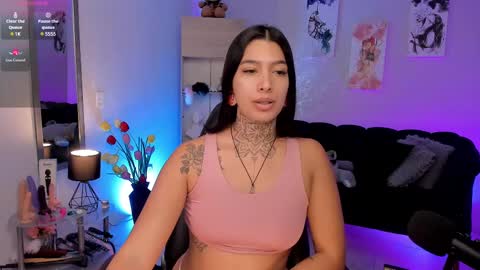  Laura  Independent Model  online show from 02.14.25