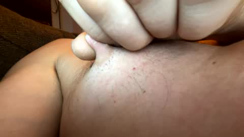 Snapshot of _love_pussy chatting on 12.25.24 Love huge buttplug up my ass online show from 12.25.24