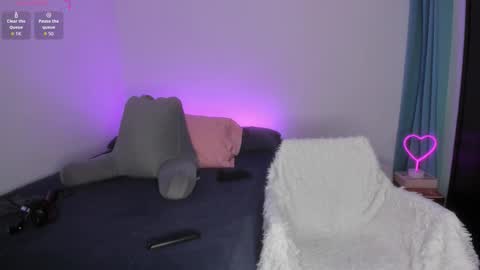   online show from 11.08.25