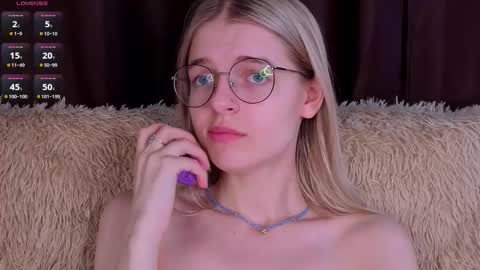 Monica online show from 11.28.25