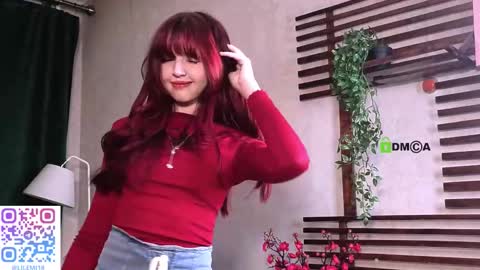 Snapshot of _lucystars chatting on 11.20.25 _lucystars online show from 11.20.25