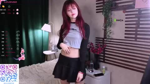 Snapshot of _lucystars chatting on 11.23.25 _lucystars online show from 11.23.25