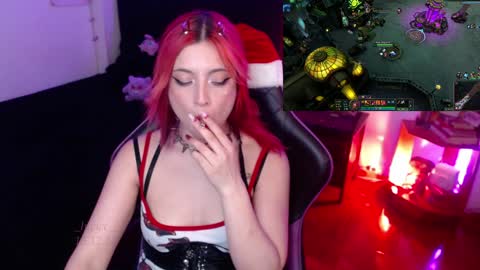 Snapshot of _lucyx__ chatting on 12.16.24 Queen.  Help me reach 100 thumbs up  online show from 12.16.24