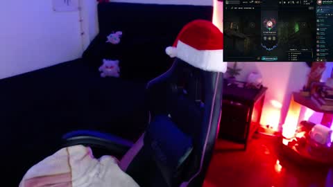 Snapshot of _lucyx__ chatting on 12.30.24 Queen.  Help me reach 100 thumbs up  online show from 12.30.24