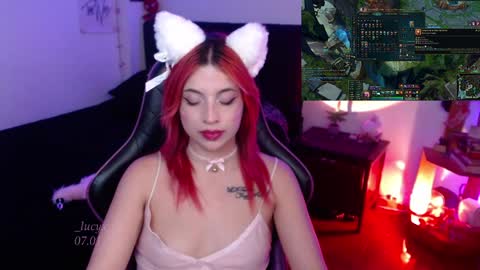 Snapshot of _lucyx__ chatting on 01.08.25 Queen.  Help me reach 100 thumbs up  online show from 01.08.25