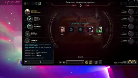 Snapshot of _lucyx__ chatting on 10.08.25 Queen.  Help me reach 100 thumbs up  online show from 10.08.25