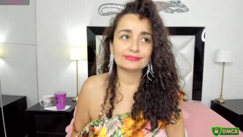 luna  sweet  online show from 01.16.25