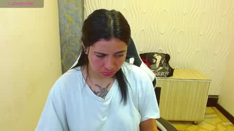 luna torres online show from 04.21.26
