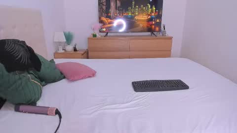 Lynna online show from 01.07.26