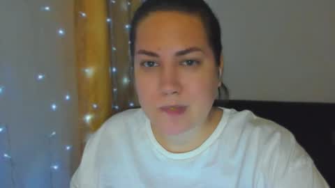 Snapshot of _madalexa_ chatting on 11.27.25 Alexa online show from 11.27.25