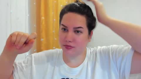 Snapshot of _madalexa_ chatting on 12.16.25 Alexa online show from 12.16.25