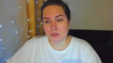 Snapshot of _madalexa_ chatting on 12.21.25 Alexa online show from 12.21.25