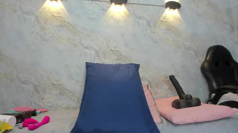 Snapshot of _maddy_miller chatting on 01.19.25 Maddy online show from 01.19.25