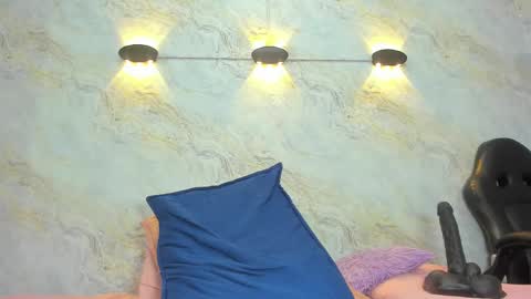 Snapshot of _maddy_miller chatting on 02.11.25 Maddy online show from 02.11.25