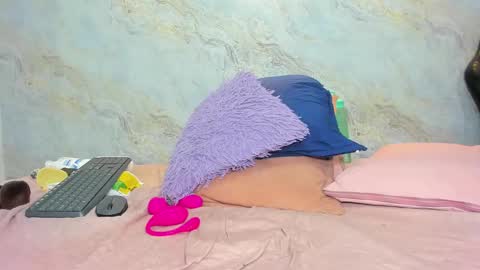 Snapshot of _maddy_miller chatting on 02.11.25 Maddy online show from 02.11.25