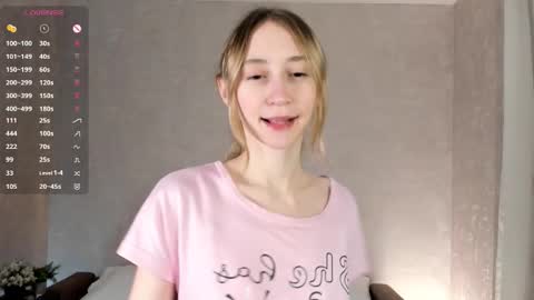 Snapshot of _marvelous_time_ chatting on 10.25.25 Gwen online show from 10.25.25