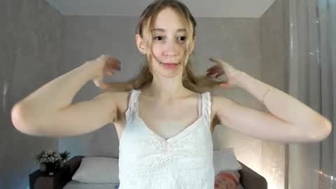 Snapshot of _marvelous_time_ chatting on 10.26.25 Gwen online show from 10.26.25