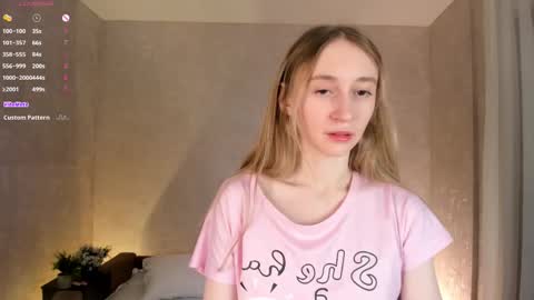 Snapshot of _marvelous_time_ chatting on 11.10.25 Gwen online show from 11.10.25