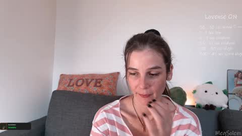 Snapshot of _meg chatting on 11.22.25 Meg online show from 11.22.25