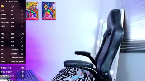 Juli online show from 02.27.25