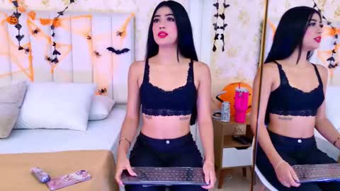 Snapshot of _miaa_monroe chatting on 10.19.25 Mia Monroe online show from 10.19.25