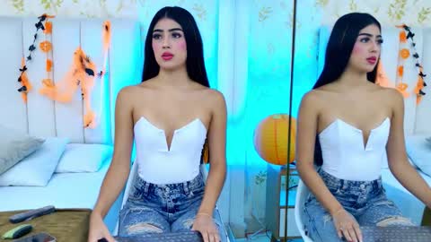 Snapshot of _miaa_monroe chatting on 10.28.25 Mia Monroe online show from 10.28.25