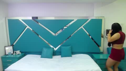  Mia  online show from 12.28.24