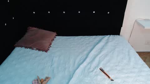  Mia  online show from 01.13.25