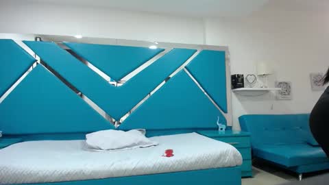  Mia  online show from 02.26.25