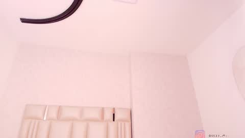 Mia  online show from 03.12.26