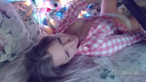 Snapshot of _mimmi chatting on 02.04.26 Can you guess online show from 02.04.26