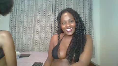 Snapshot of _mireh chatting on 02.15.25 mireh online show from 02.15.25