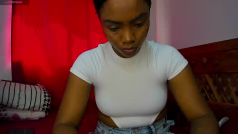 Snapshot of _mishell chatting on 06.17.26 Mishell online show from 06.17.26