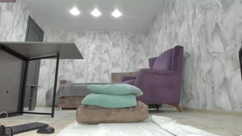 Snapshot of _miss_strawberry_ chatting on 12.03.25 Sofia birthday october 29 online show from 12.03.25