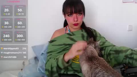 Snapshot of _missshe_ chatting on 02.16.25 Sophia Help me get 100 thumbs up online show from 02.16.25