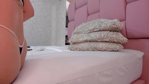 _molly_rosse_ online show from 01.11.25