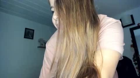 Snapshot of _monserat_ chatting on 12.11.24 liaaa 4u online show from 12.11.24