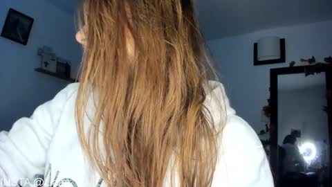 Snapshot of _monserat_ chatting on 12.25.24 liaaa 4u online show from 12.25.24