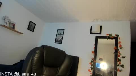 Snapshot of _monserat_ chatting on 01.18.25 liaaa 4u online show from 01.18.25