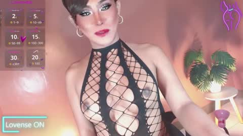 Snapshot of _morganmoore_ chatting on 09.22.25 MORGAN KEEP ON FOLLOWING online show from 09.22.25