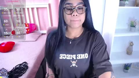 nahomi  online show from 02.25.25