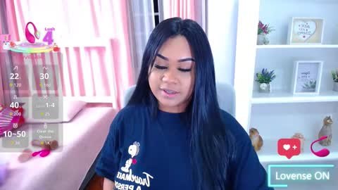 nahomi  online show from 09.30.25