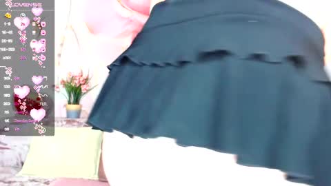 Snapshot of _natalie_milf_ chatting on 02.20.25 _natalie_milf_ online show from 02.20.25