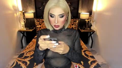 _natashacooper_ online show from 06.30.26