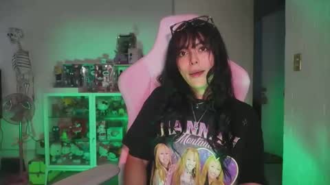 Snapshot of _nathaila_ chatting on 04.29.26 _nathaila_ online show from 04.29.26