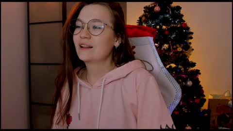 Mia with a big heart  online show from 12.22.24