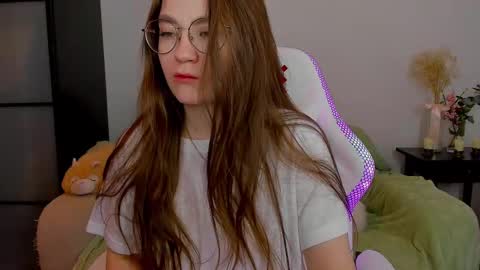 Mia with a big heart  online show from 03.01.25