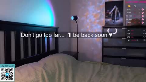 Mia with a big heart  online show from 09.27.25